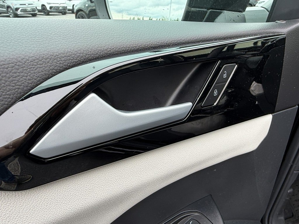 2025 Volkswagen Taos S 4MOTION