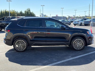 2026 Volkswagen Taos SE FWD