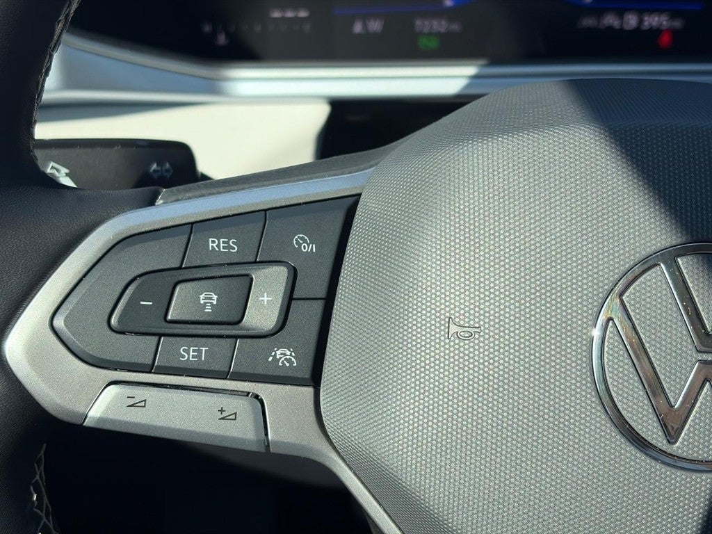 2025 Volkswagen Taos SE FWD