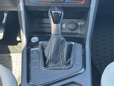 2025 Volkswagen Taos SE FWD