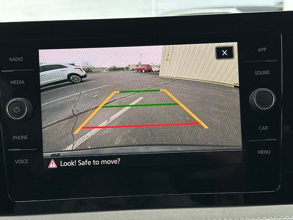 2025 Volkswagen Taos SE 4MOTION