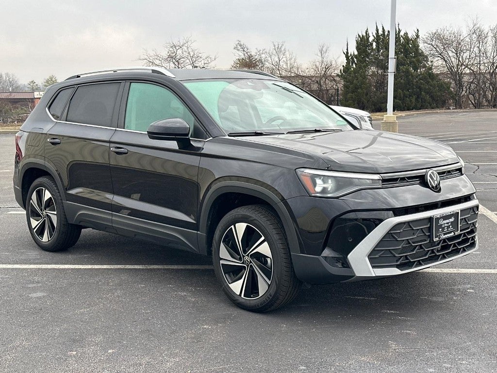 2025 Volkswagen Taos SE 4MOTION