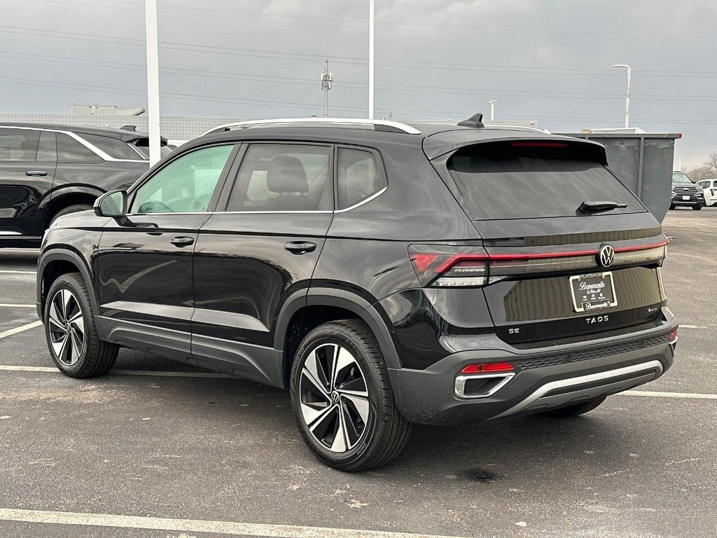 2025 Volkswagen Taos SE 4MOTION