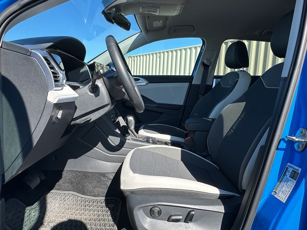 2025 Volkswagen Taos SE 4MOTION