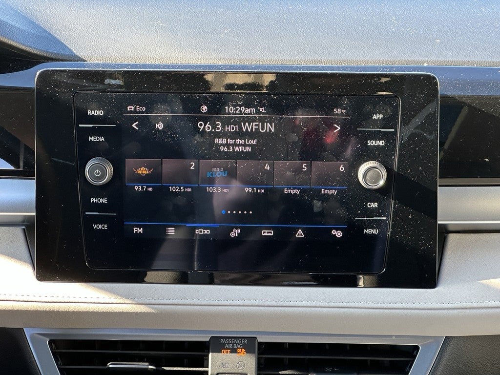 2025 Volkswagen Taos SE 4MOTION