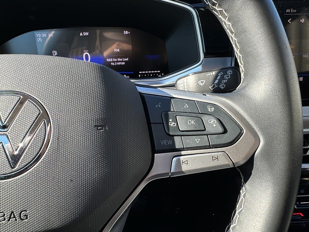 2025 Volkswagen Taos SE 4MOTION