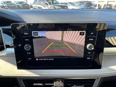 2025 Volkswagen Taos SE 4MOTION