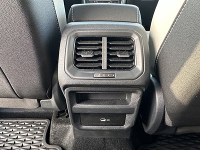 2025 Volkswagen Taos SE 4MOTION