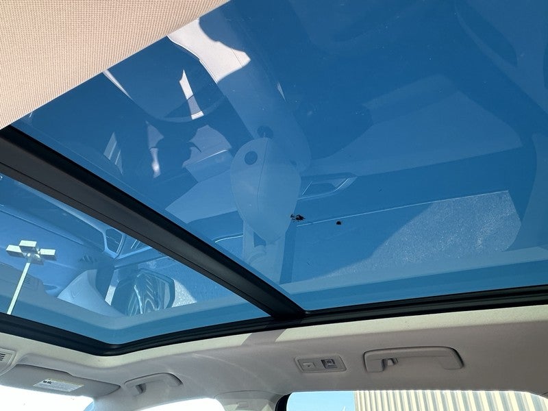 2025 Volkswagen Taos SE 4MOTION