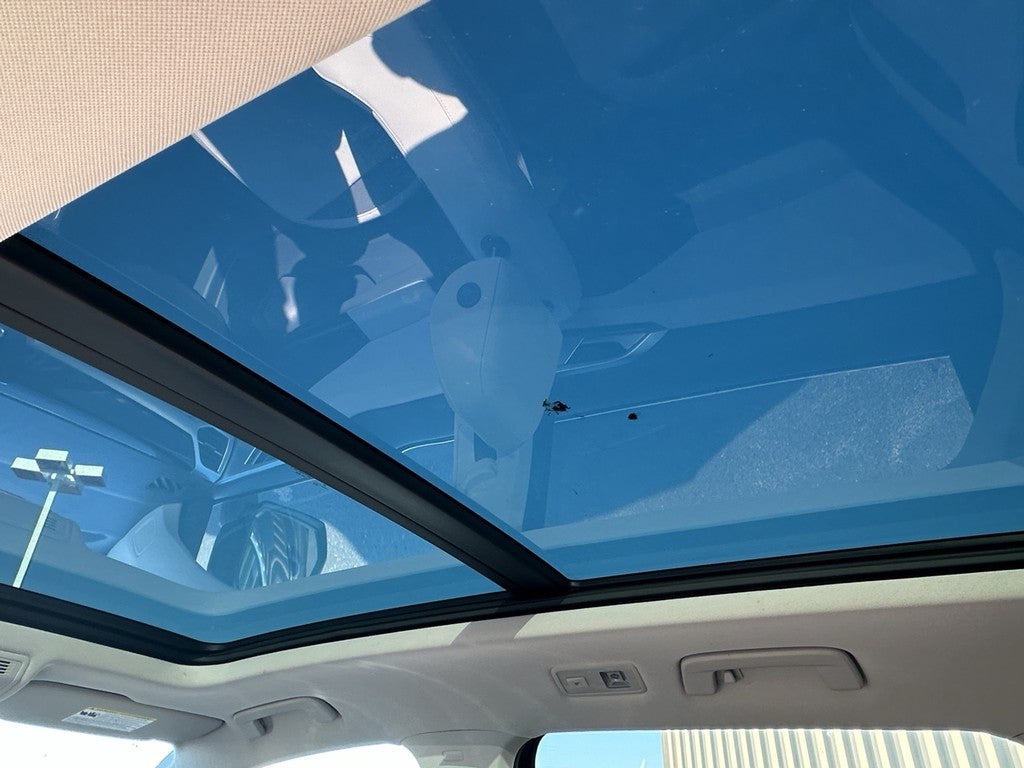 2025 Volkswagen Taos SE 4MOTION