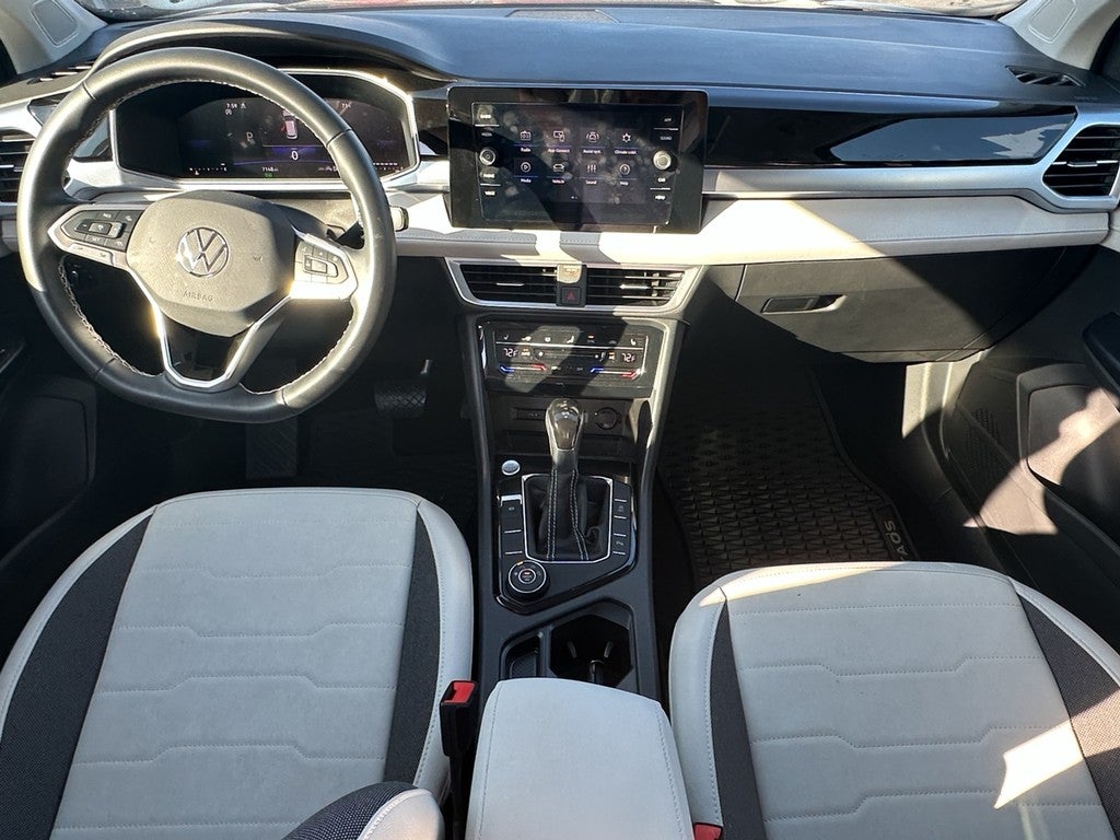 2025 Volkswagen Taos SE 4MOTION