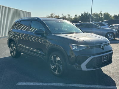 2025 Volkswagen Taos SE 4MOTION