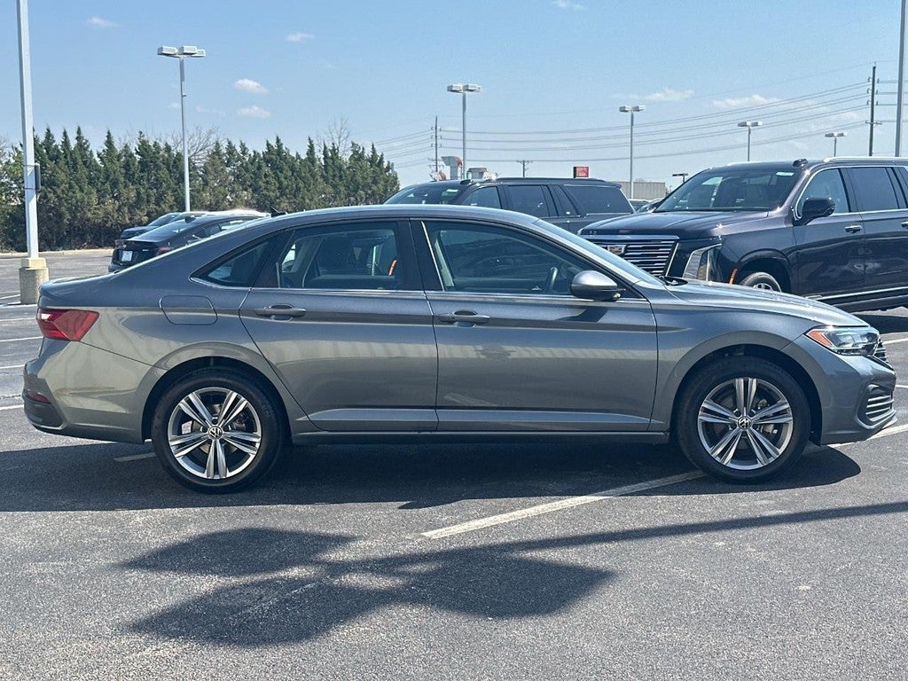 2024 Volkswagen Jetta SE Auto