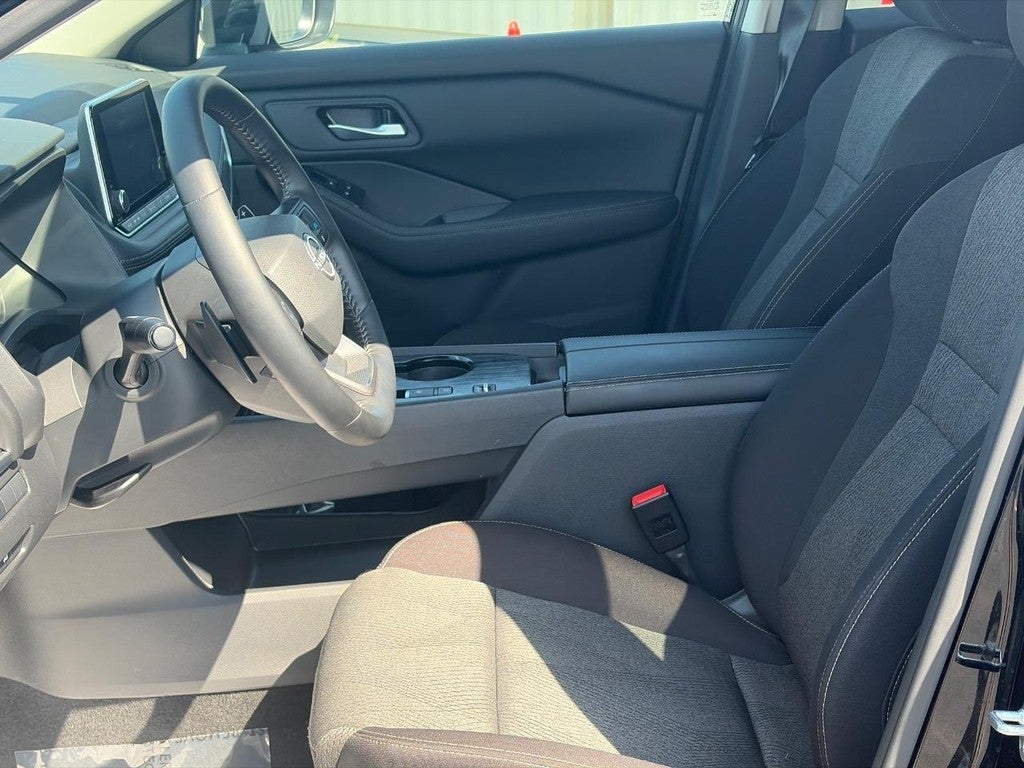 2025 Nissan Rogue FWD SV