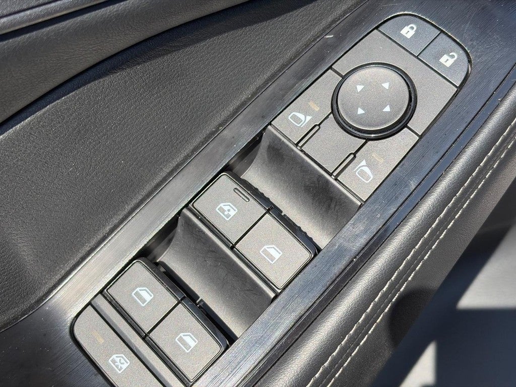 2025 Nissan Rogue FWD SV