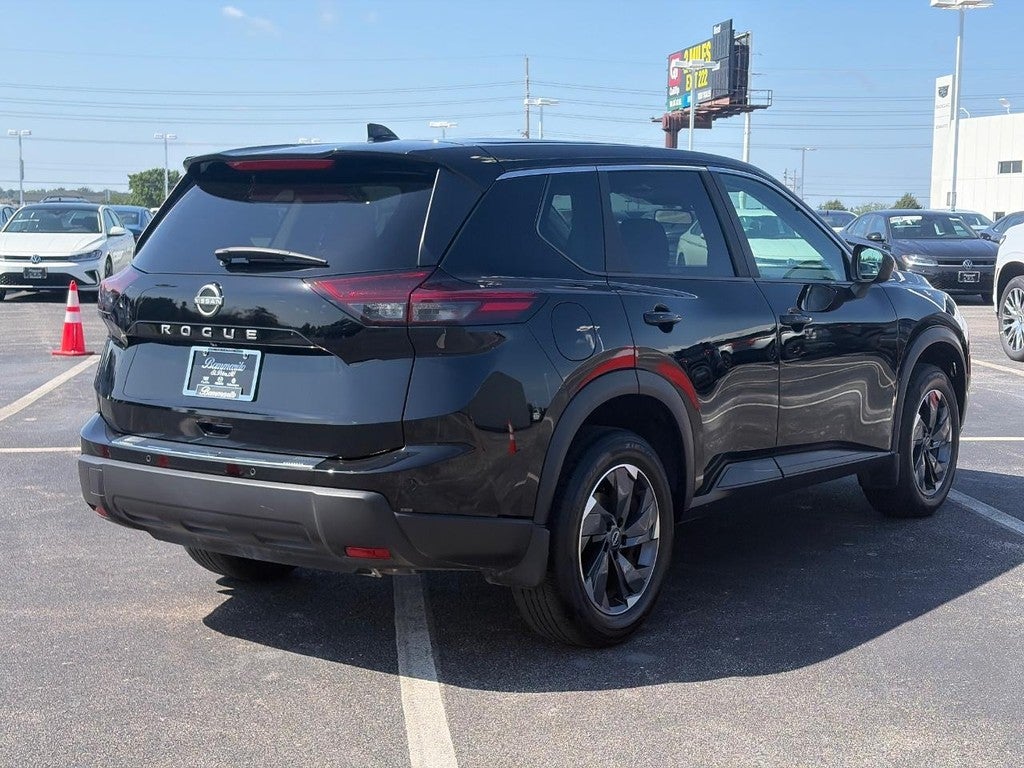 2025 Nissan Rogue FWD SV