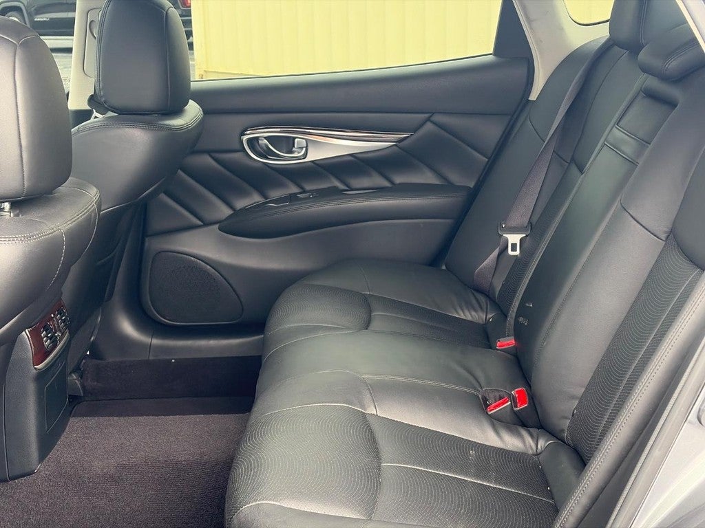 2017 INFINITI Q70L 3.7 AWD