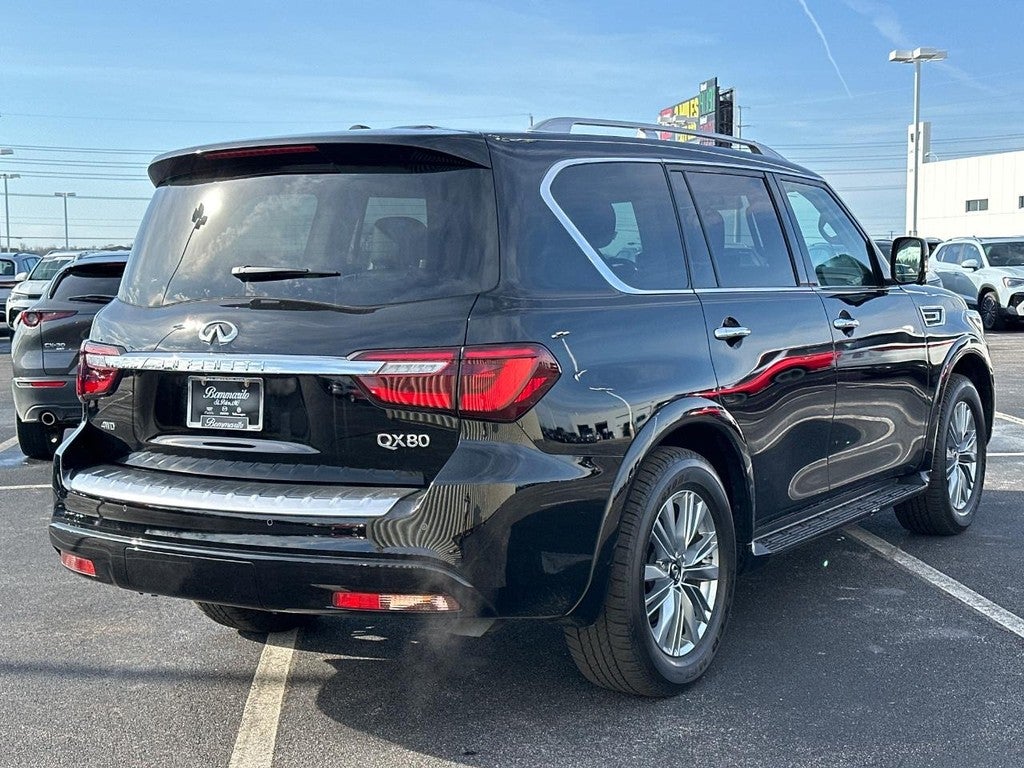 2023 INFINITI QX80 LUXE AWD