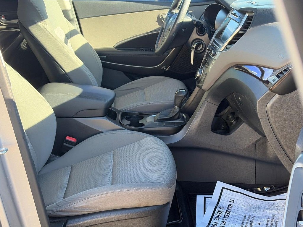 2017 Hyundai Santa Fe SE 3.3L Auto