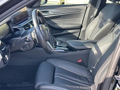 2023 BMW 5 Series M550i xDrive Sedan