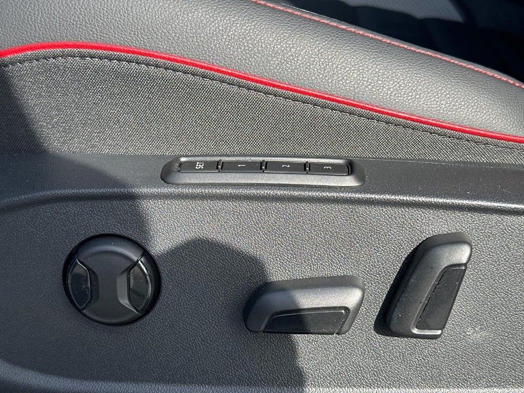 2025 Volkswagen Golf GTI 2.0T SE DSG