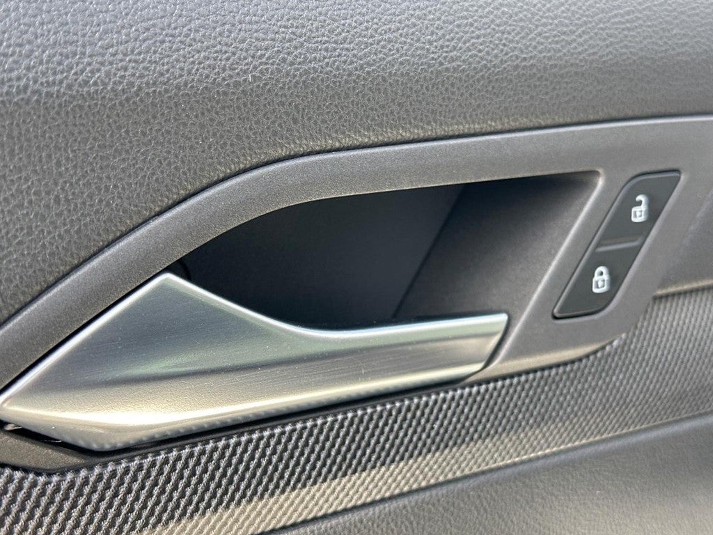 2025 Volkswagen Golf GTI 2.0T SE DSG