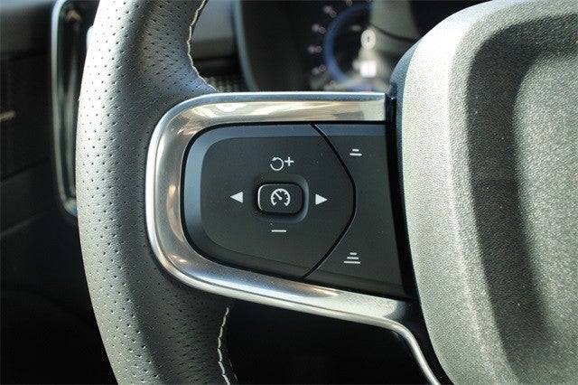 2021 Volvo XC40 Recharge P8 eAWD Pure Electric