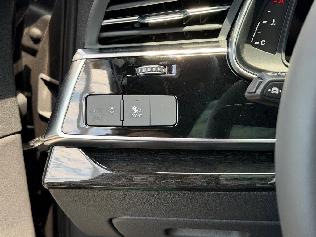 2026 Audi Q7 Premium