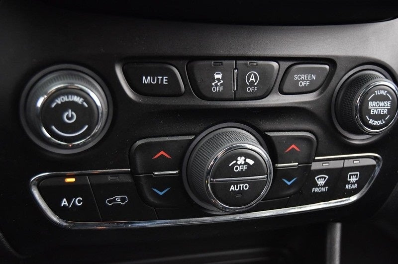 2023 Jeep Cherokee Altitude 4WD