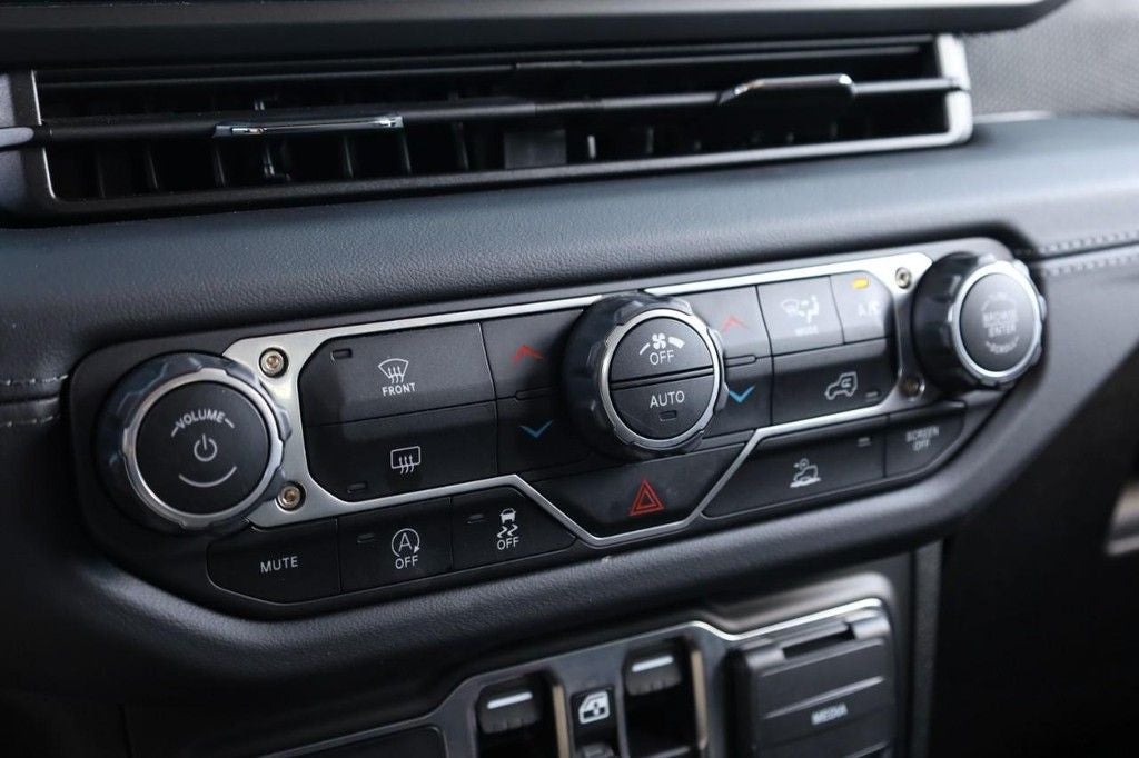 2025 Jeep Wrangler Rubicon 4X4