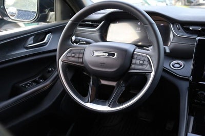 2025 Jeep Grand Cherokee Altitude 4WD