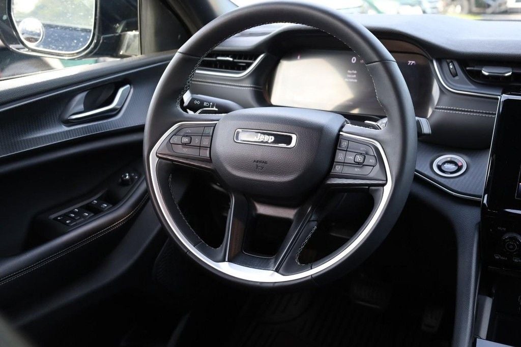 2025 Jeep Grand Cherokee Altitude 4WD