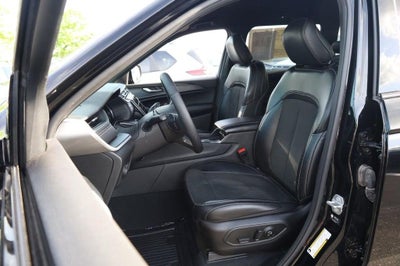 2025 Jeep Grand Cherokee Altitude 4WD