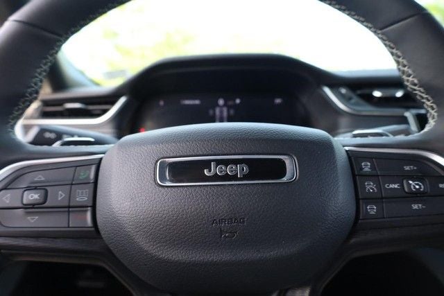 2025 Jeep Grand Cherokee Altitude 4WD