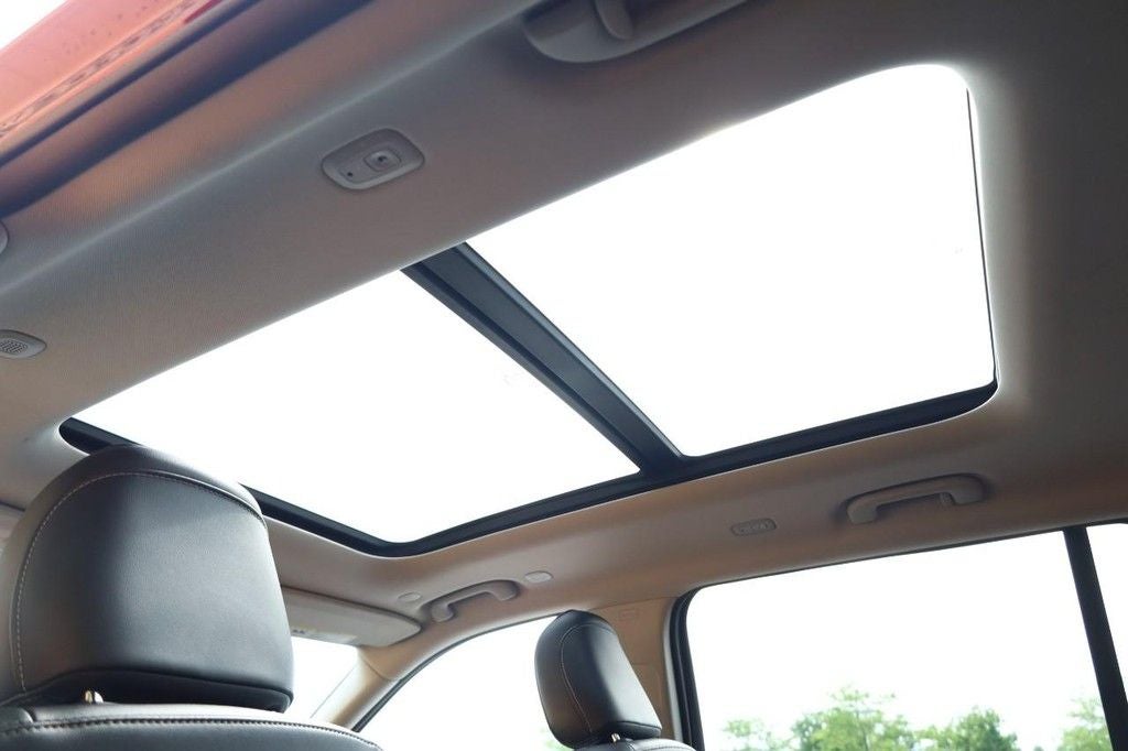 2022 Jeep Grand Cherokee L Limited 4WD w/ Panoramic Moonroof [MotorTrend Certified]