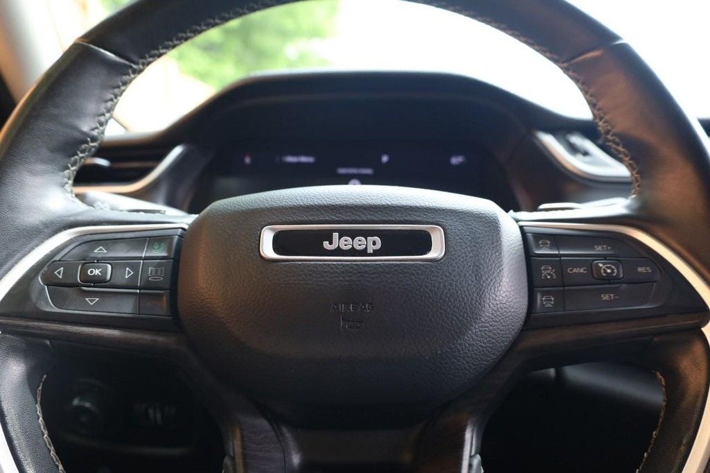 2022 Jeep Grand Cherokee L Limited 4WD w/ Panoramic Moonroof [MotorTrend Certified]