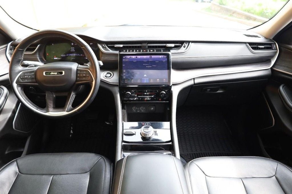 2022 Jeep Grand Cherokee L Limited 4WD w/ Panoramic Moonroof [MotorTrend Certified]