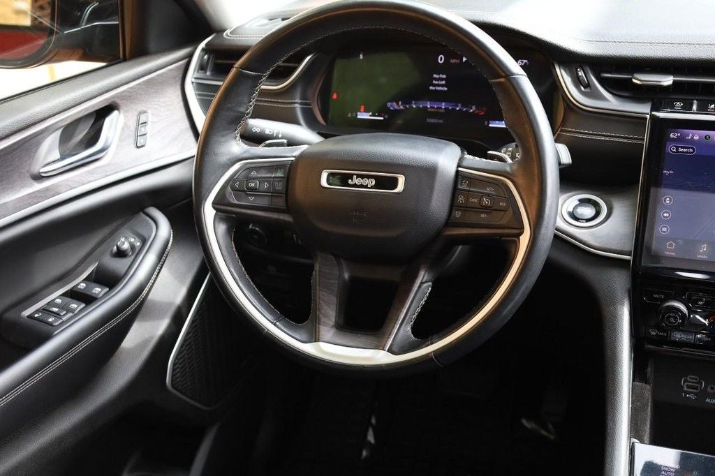 2022 Jeep Grand Cherokee L Limited 4WD w/ Panoramic Moonroof [MotorTrend Certified]