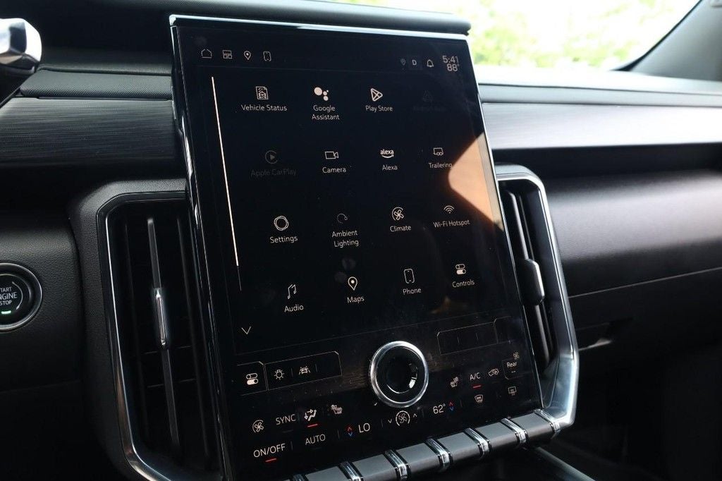 2025 GMC Acadia AT4 AWD w/ Panoramic Moonroof [MotorTrend Certified]