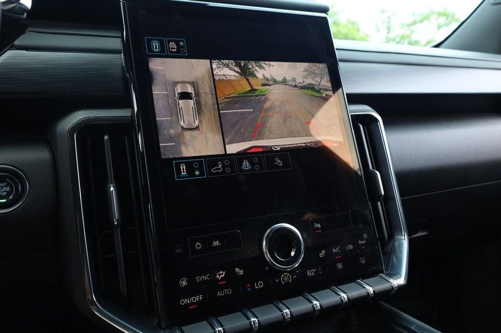 2025 GMC Acadia AT4 AWD w/ Panoramic Moonroof [MotorTrend Certified]