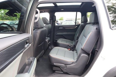 2025 GMC Acadia AT4 AWD w/ Panoramic Moonroof [MotorTrend Certified]