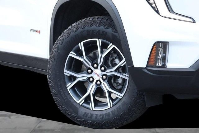 2025 GMC Acadia AT4 AWD w/ Panoramic Moonroof [MotorTrend Certified]