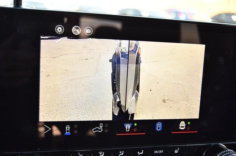 2024 GMC Canyon AT4 4WD Technology & Trailering Packages