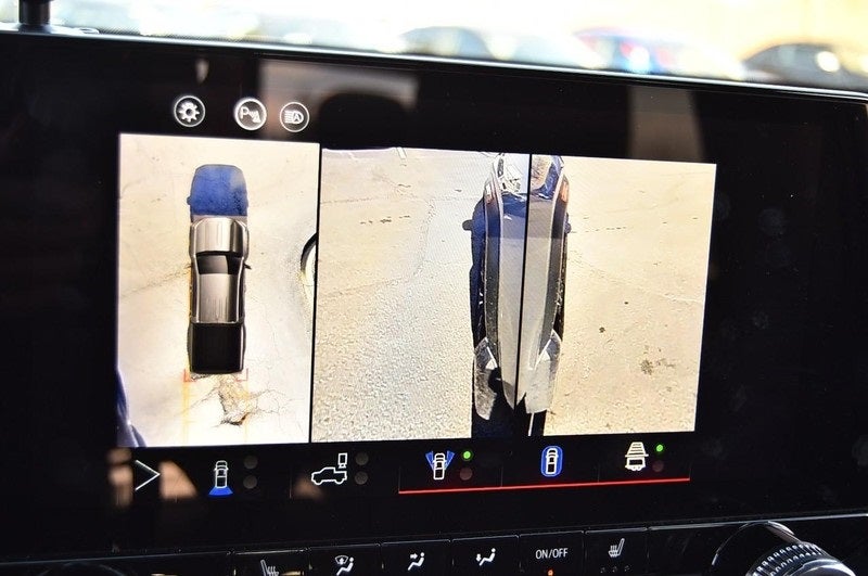 2024 GMC Canyon AT4 4WD Technology & Trailering Packages