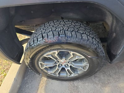 2025 GMC Sierra 1500 SLT 4WD [MotorTrend Certified]