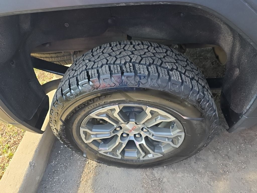 2025 GMC Sierra 1500 SLT 4WD [MotorTrend Certified]