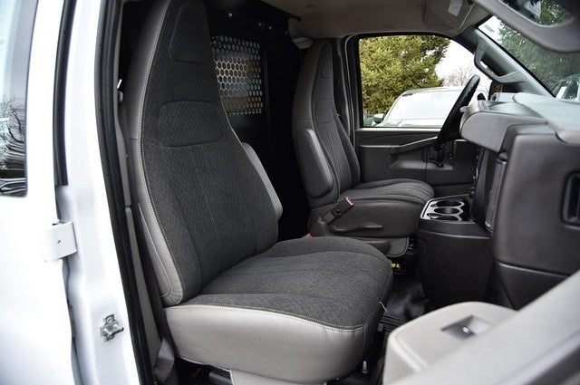 2024 GMC Savana 2500 4.3L V6 Cargo Van Convenience & Chrome Appearance Packages
