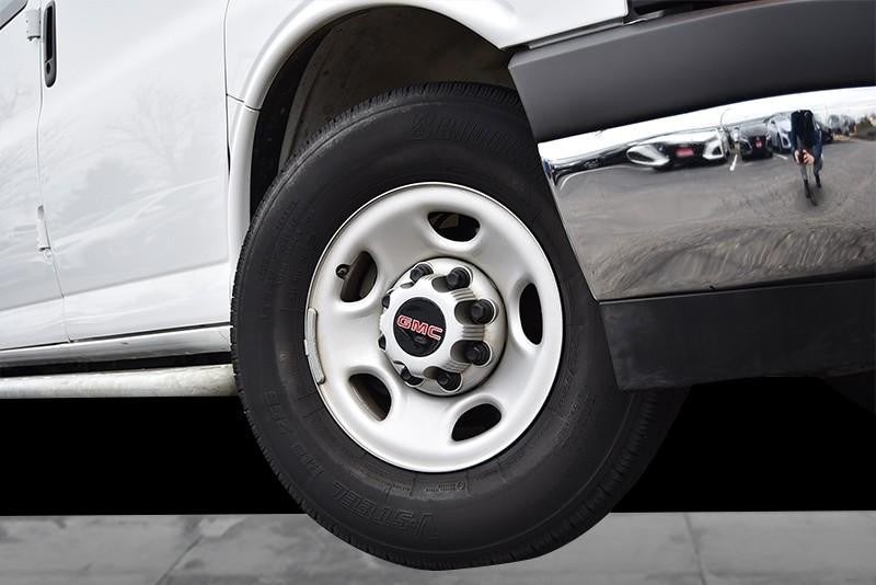 2024 GMC Savana 2500 4.3L V6 Cargo Van Convenience & Chrome Appearance Packages