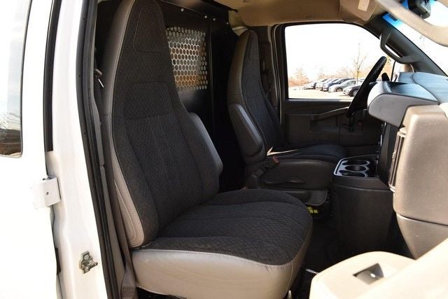 2024 GMC Savana 2500 Cargo Van Convenience & Chrome Appearance Packages