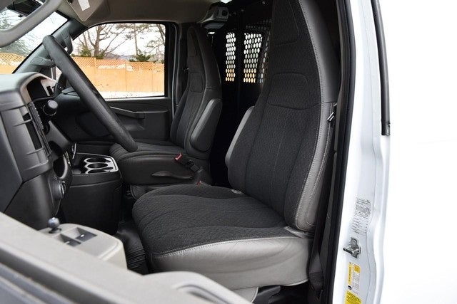 2024 GMC Savana 2500 Cargo Van Convenience & Chrome Appearance Packages
